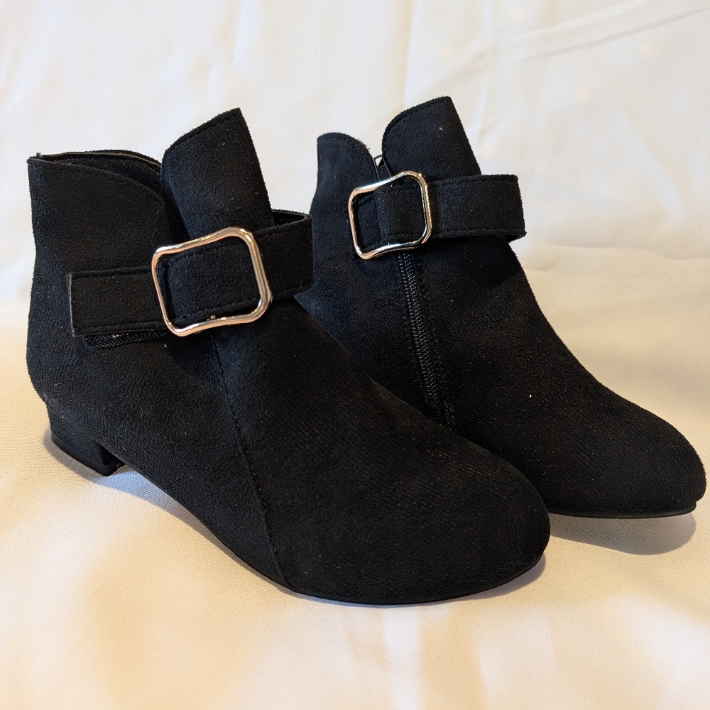 Size 6.5 Black Ankle Boots with Buckle